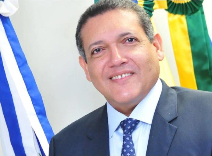 Bolsonaro anuncia Kássio Nunes para o STF, para crítica de aliados que pediam alguém mais conservador